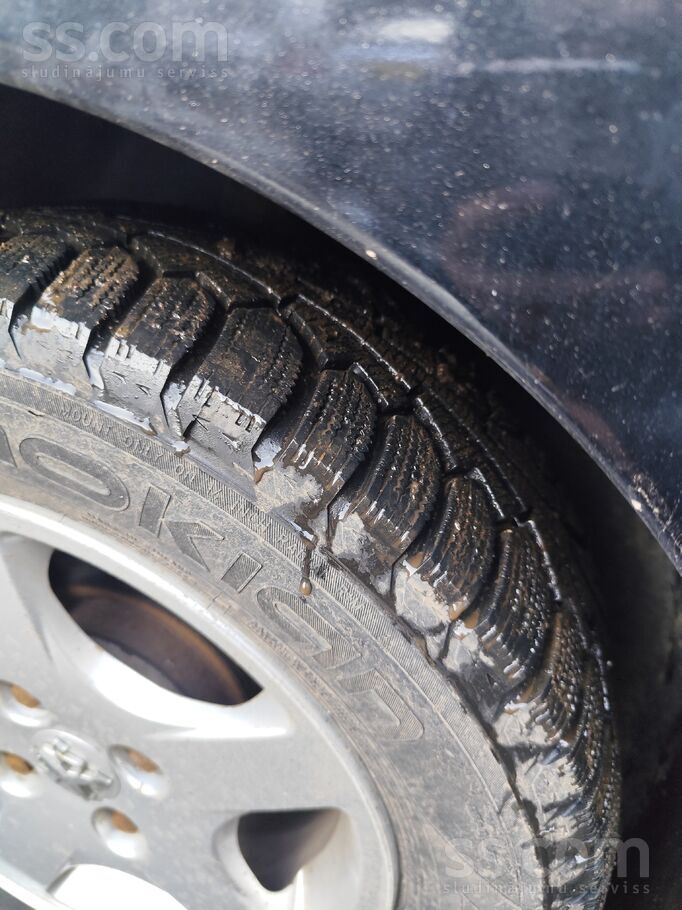 Svaiga tehniskā apskate . Deg kļūda saistīta ar rokas bremzi uz nelidzinam v