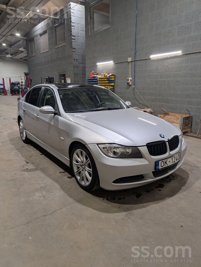 Pārdodu BMW E90 330xd 170kw. 
Jauna TA. 
Ir sīki defekti, bet kopumā brauc