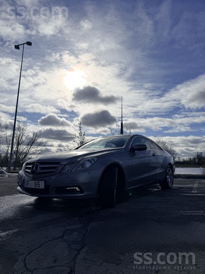 Mercedes Pārdodu savu skaistuli. 