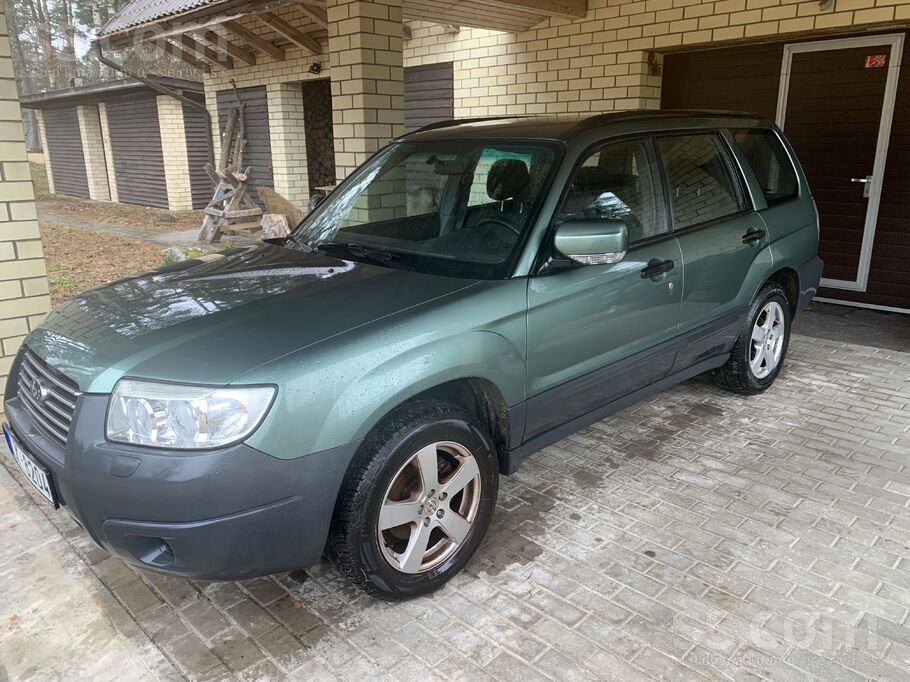 Subaru Maz braukts auto (nobraukuma rādījumi patiesi), na