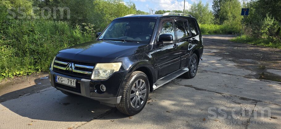 Mitsubishi Īpašnieks pārdod automašīnu.