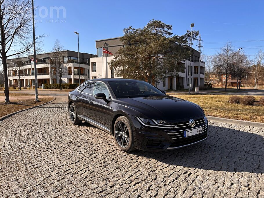 Volkswagen Tiek tirgots 2020. gada Volkswagen Arteon R Line. 