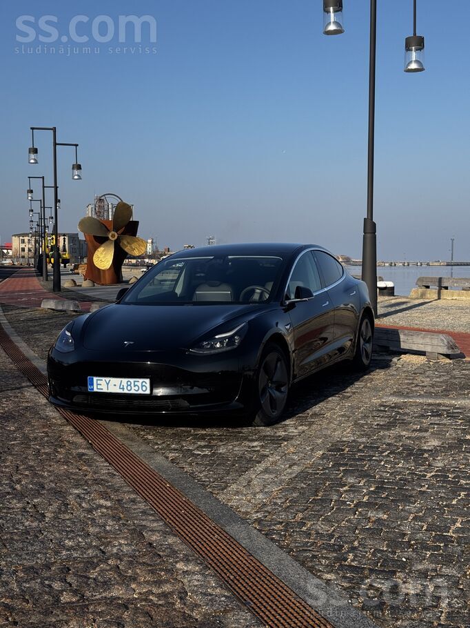 Tesla Model 3 Standard Range Plus 2020. gads

Auto tikko ievests no Nīderlandes.