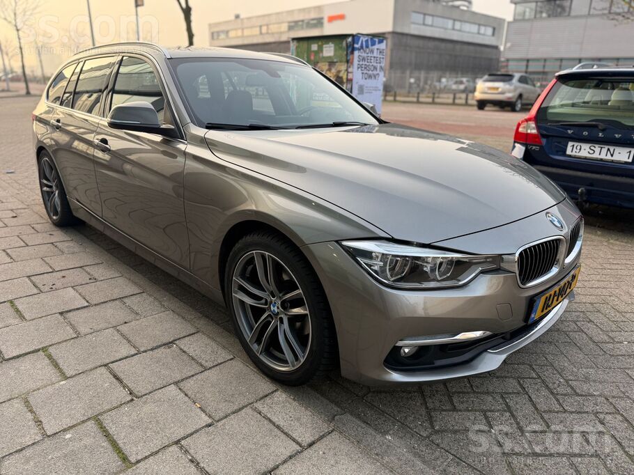 BMW 320