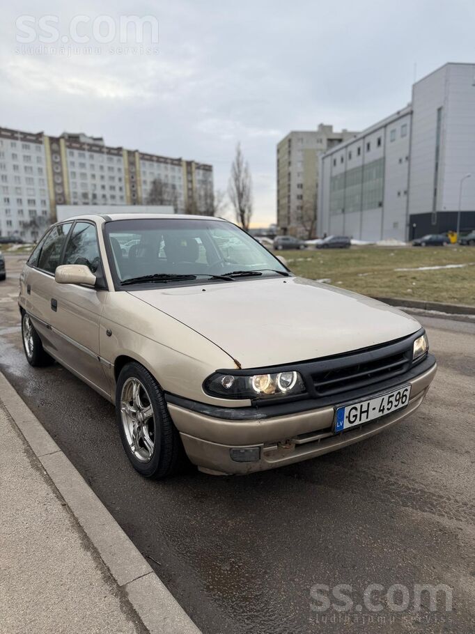 Opel Pārdodu savu mašīnu 