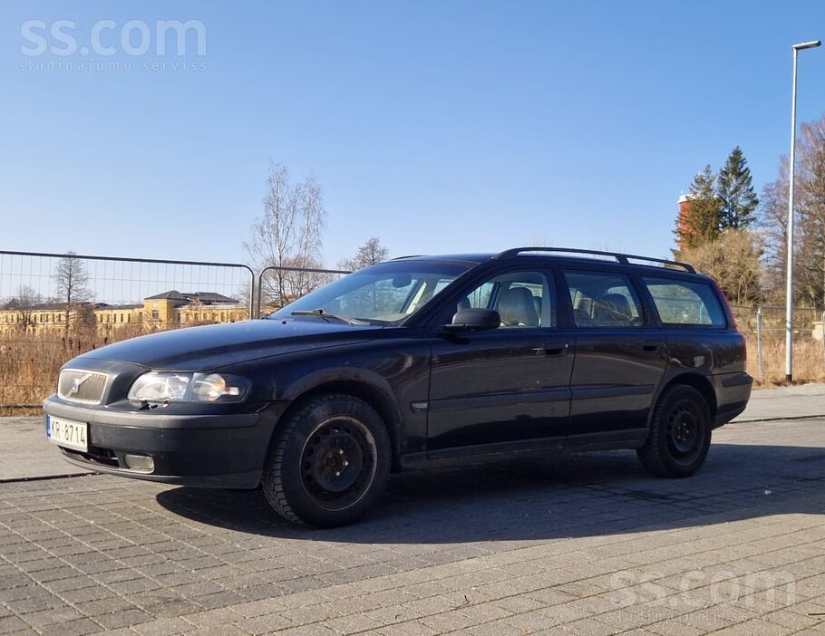 Pārdod
Volvo V70 2.4 D5 120 kw, līdzi nāk vasaras riepas uz diskiem, visi j