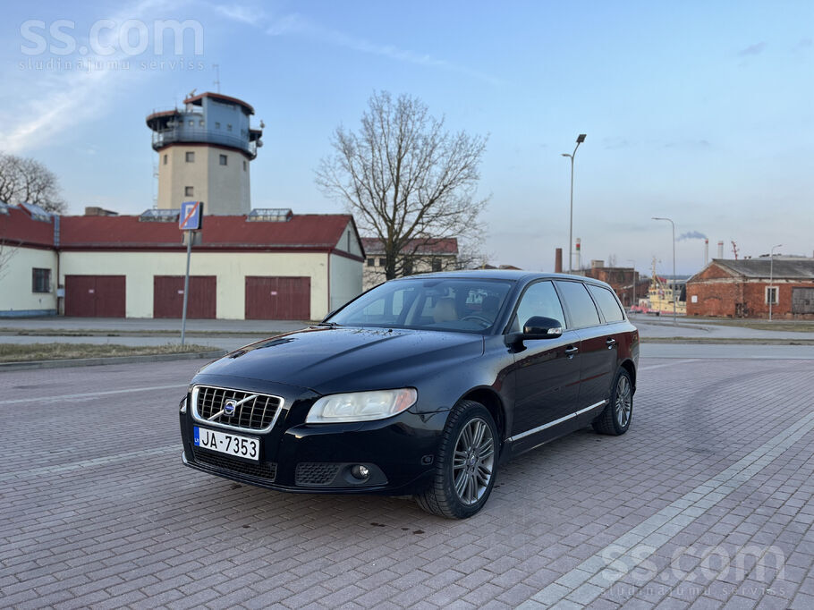 Pārdodu Volvo V70, 2008. gada, 2.4 dīzelis, automātiskā ātrumkārba. 
Ērts ģ