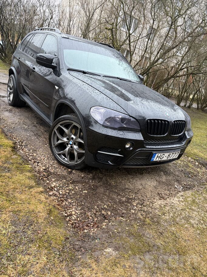 BMW Pardodu X5, laba stāvokli ar jauno tehnisko apskat