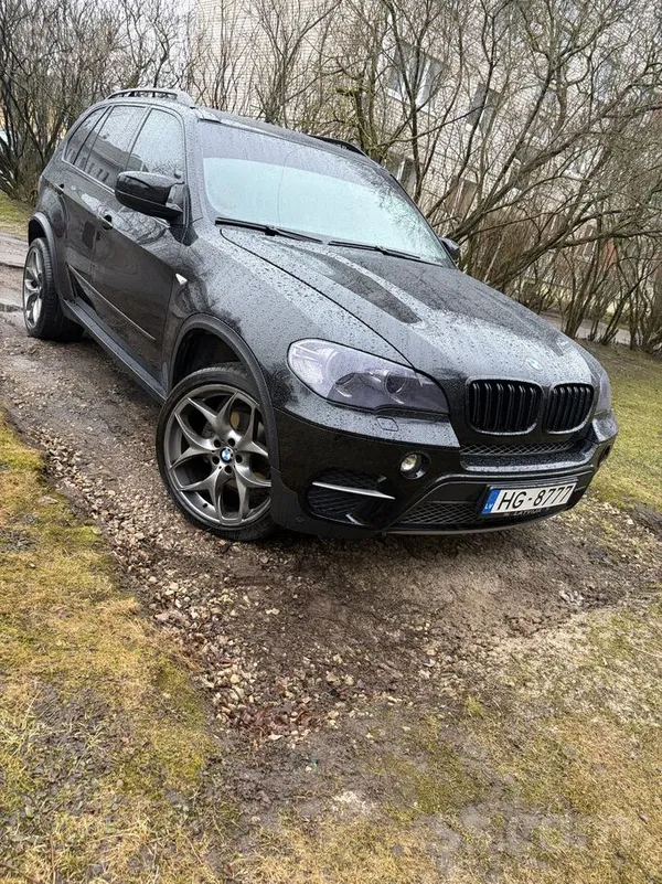 BMW Pardodu X5, laba stāvokli ar jauno tehnisko apskat