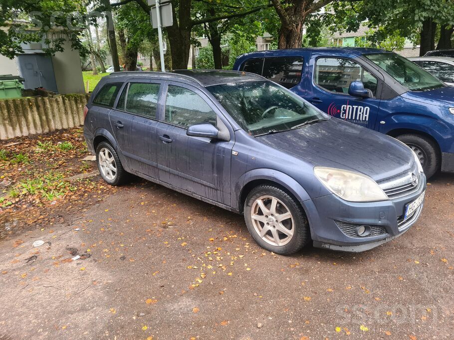 Opel Brauc, ruc , tehniski labā stāvoklī, sāka slīdēt s