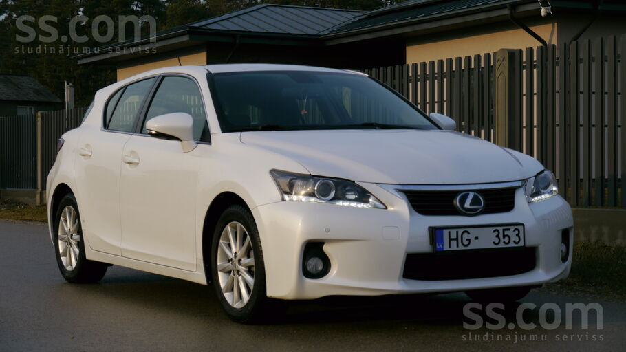 Pārdodu Lexus Ct200H 1.8 hibrīdauto. Ērts, degvielu taupošs un ideāli piemēr