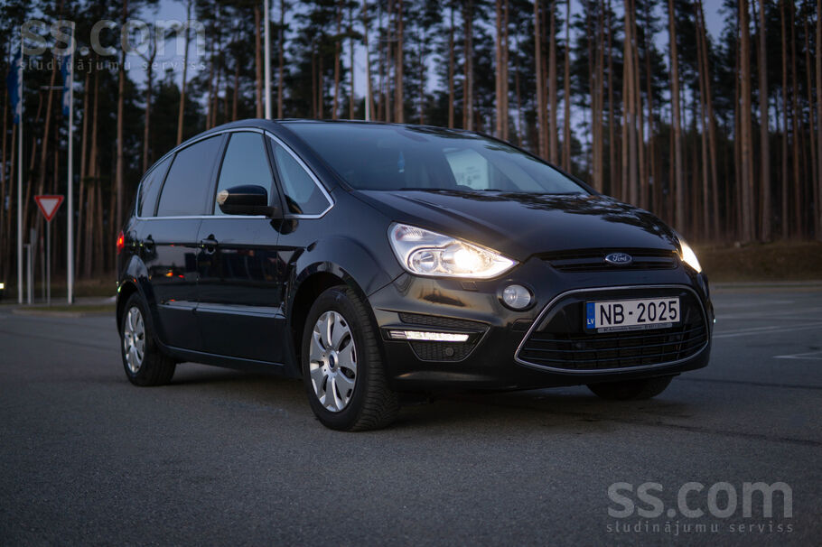Ford - Smax ar 7 vietām un jaunu tehnisko apskati, nomaksāts gada ceļa nodok