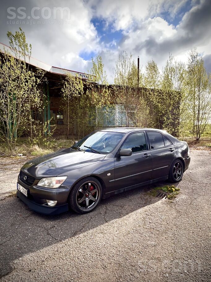 Pārdodu Lexus Is200
Vizuāli ir kur roku pielikt
Virsū Mts Technik coilover