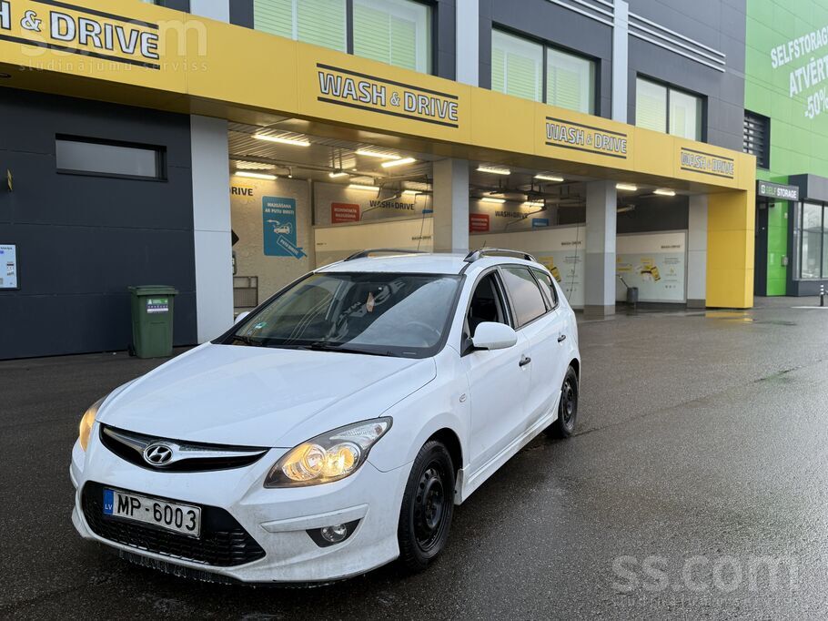 Hyundai Pārdodu ekonomisku un uzticamu 2010. gada dīzeļa a