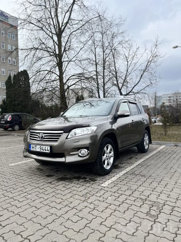2011. gada Toyota Rav4, 2, 2 l dīzelis (110 Kw), automātiskā pārnesumkārba,