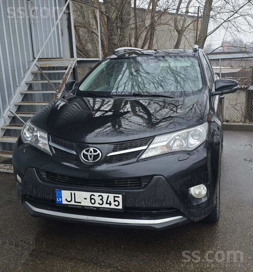 Toyota Pārdodu Toyota Rav4 2013. gada. 