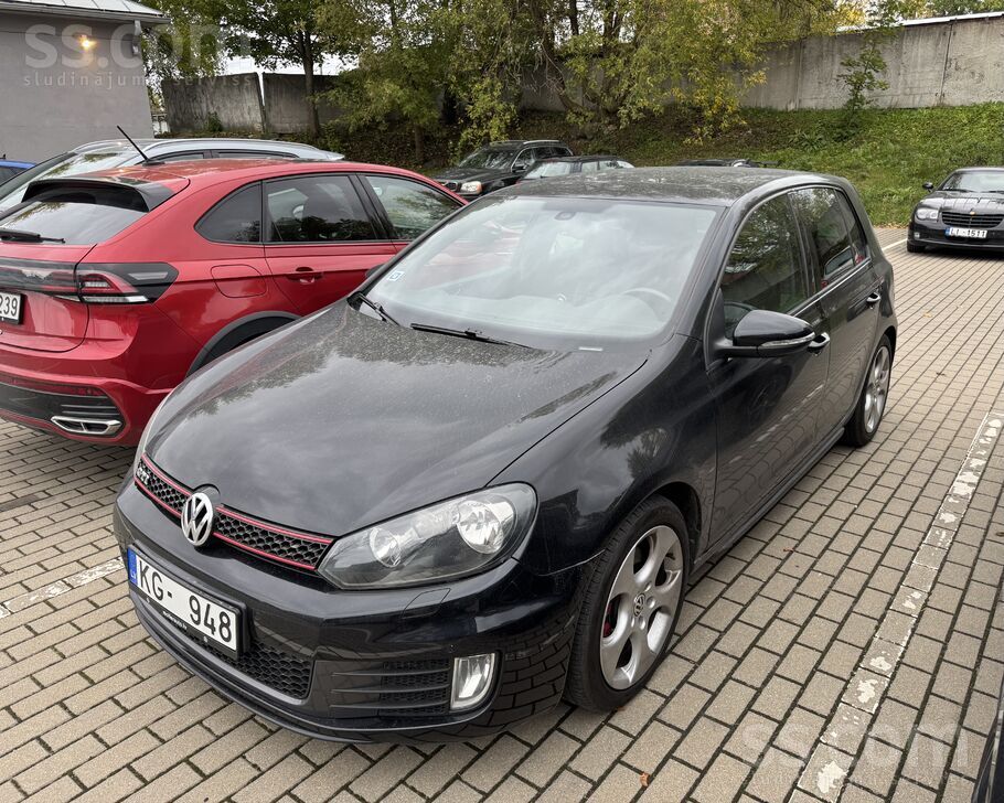 Volkswagen Pārdodu 2011. gada Volkswagen Golf Gti Dsg – melnā