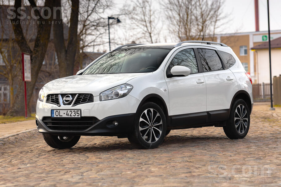 Qashqai +2, auto no francijas. 

Tikko izieta jauna tehniskā apskate. 
Ļo