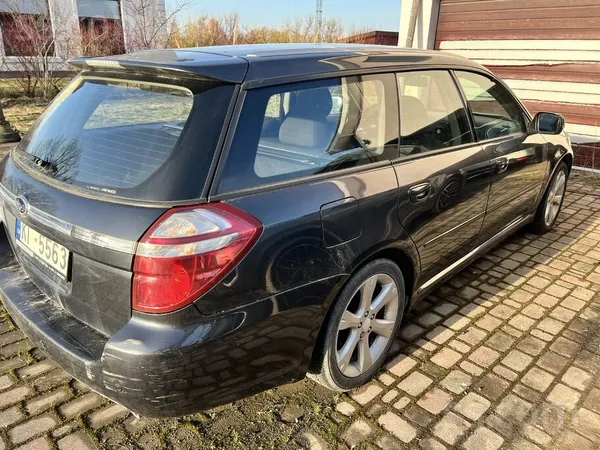 Subaru Pārdod automašīnu ar motora defektu (klaudz pie li
