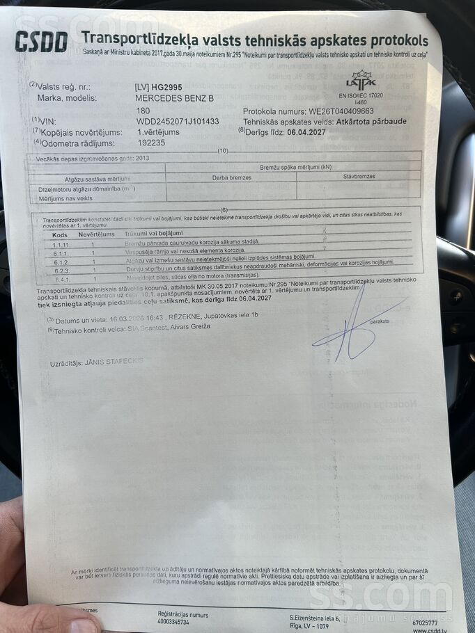 Mercedes Ļoti ekonomisks auto 4, 2l uz 100km