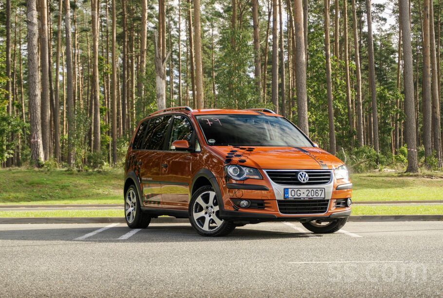 Volkswagen VW Touran Cross 1.4l benzīns. 103kKw