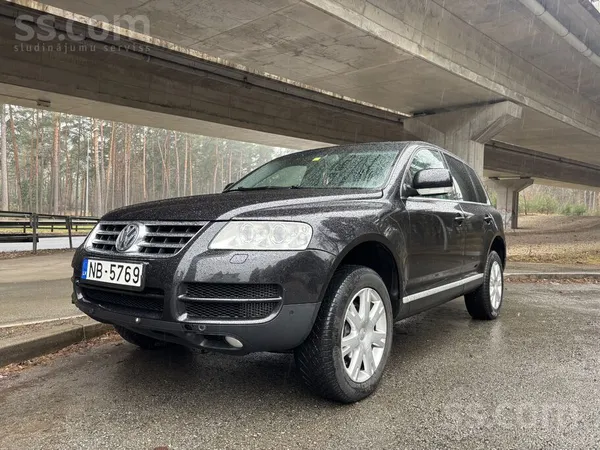Volkswagen Padodu vai Mainu vw Touareg ar 3.0 dīzeļmotoru un 