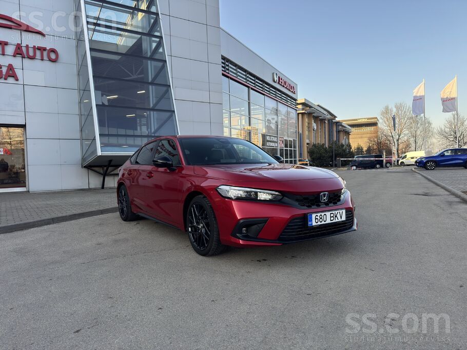 Pārdodam mazlietotu Honda Civic Sport – pieejams uzreiz pie oficiālā Honda p