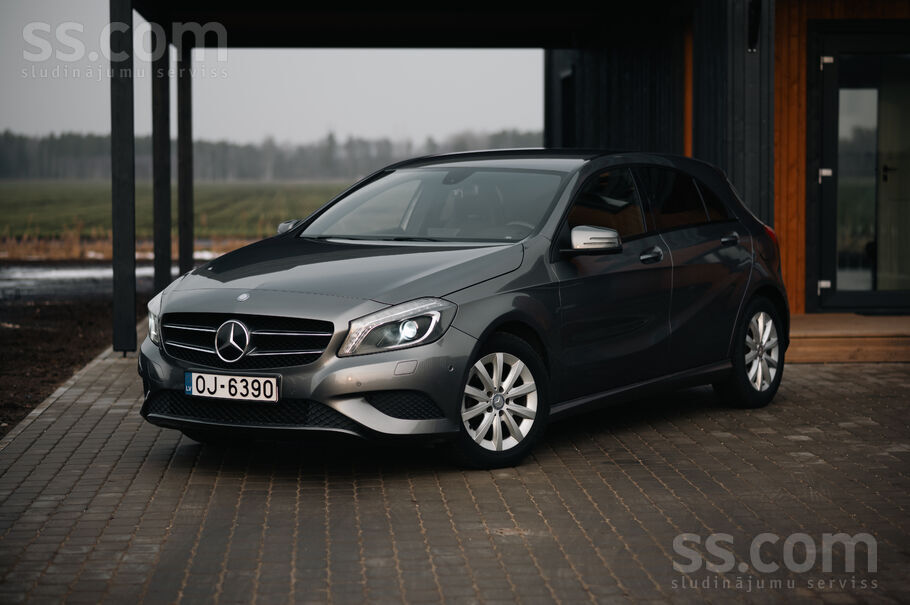 Pārdodu elegantu, lieliskā stāvoklī esošu mercedes-benz a180 5 durvju hečbek