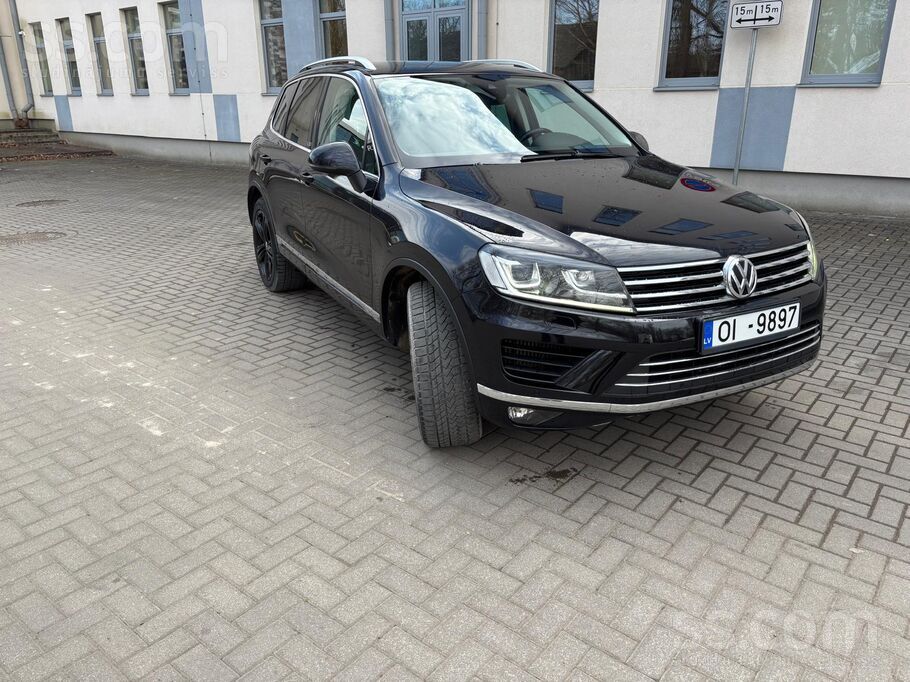 Volkswagen Pārdod VW Touareg 3.0 V6 Tdi (293 kW) Executive Ed