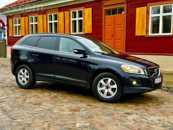 Volvo Pārdod Volvo Xc60 ar uzticamu D5 dīzeļdzinēju (5ci