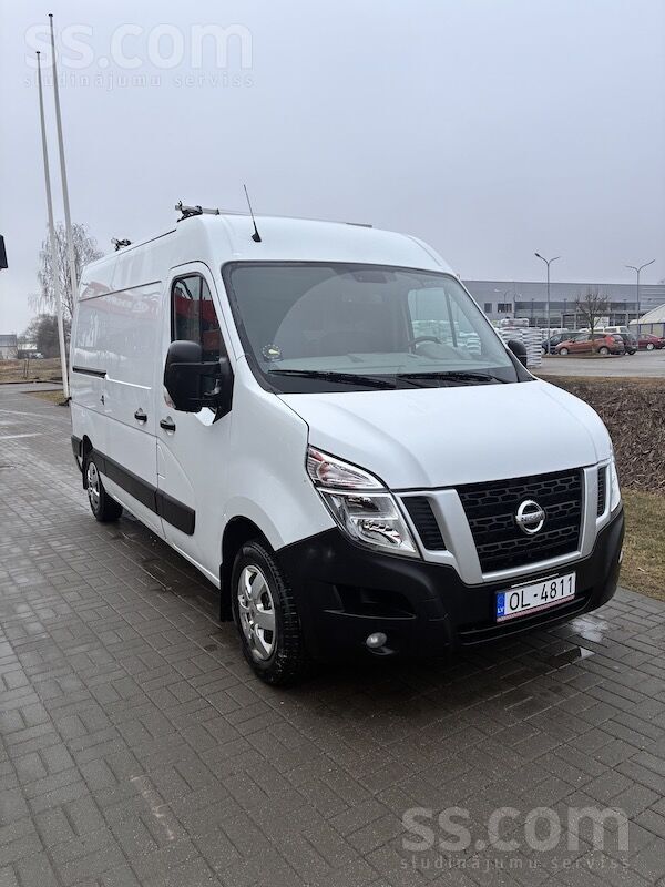 Uzņēmums pārdod, tikko no Dānijas ievestu un LV reģistrētu auto Nissan NV 40