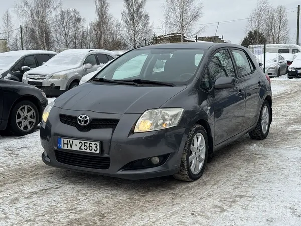 Toyota Pārdodas Toyota auris 1.6 benzīna szinējs ar 91kw 