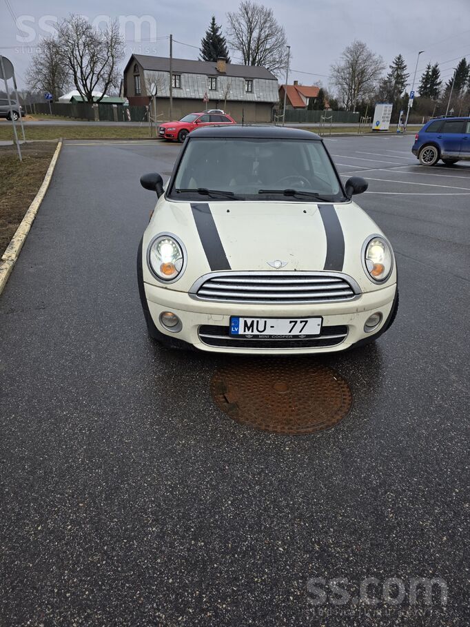 Mini Pārdod mini cooper, teicamā stavoklī. Pipar balta 