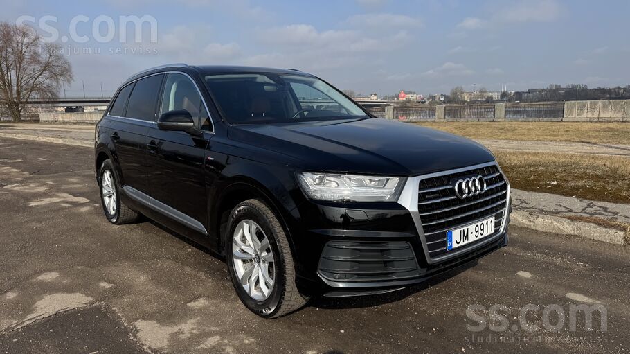 Tiek pārdots kopts 7 vietīgs ģimenes auto.
Audi Q7 3.0 s-line Tdi Quattr
