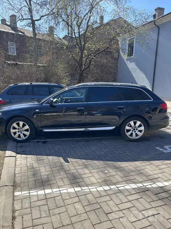 Audi Labdien. Audi atdzīts no Hamburgas, piereğistrēts 