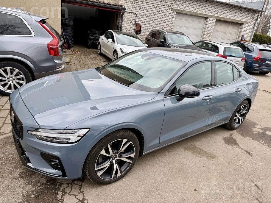 Pašuzlādes Hybrid/benzīns, 145kW, atpakaļskatu Kamera, apsildāma stūre, vent