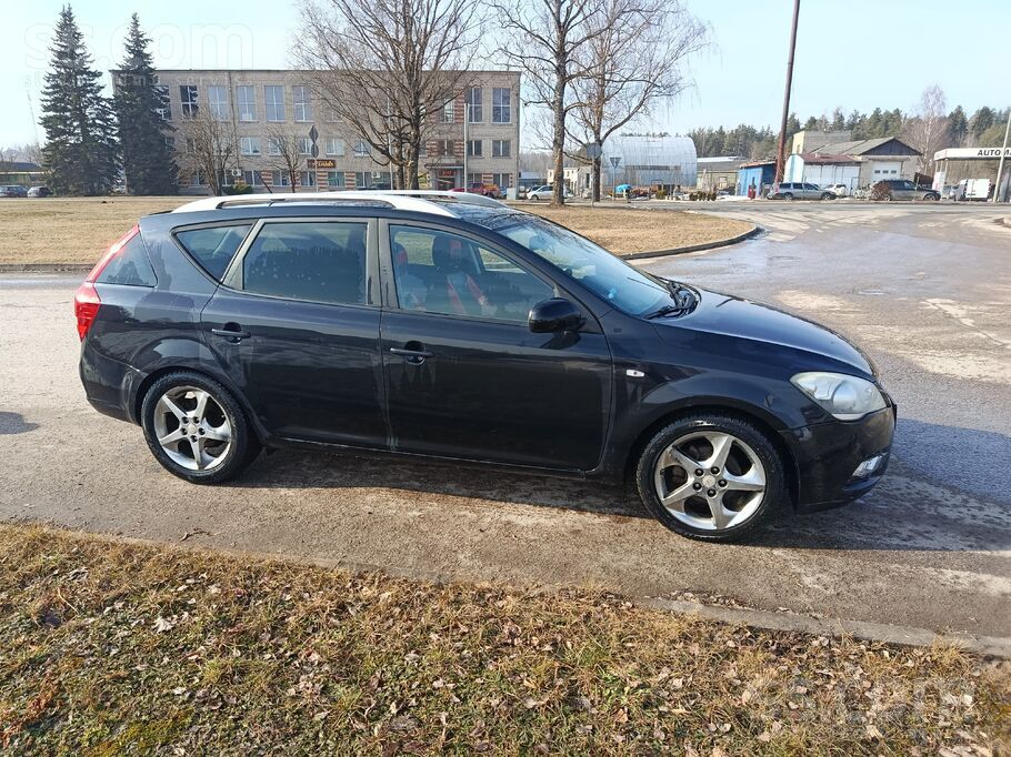 KIA Pārdod īpašnieks pensionārs savu koptu auto. visi 