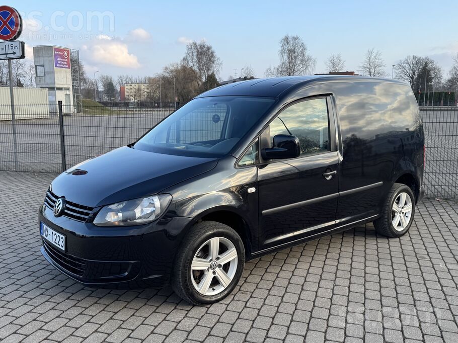 Tiek pārdots ļoti skaists un ekanomisks Caddy 1.6D 55kw 2014 gada. Novembrī