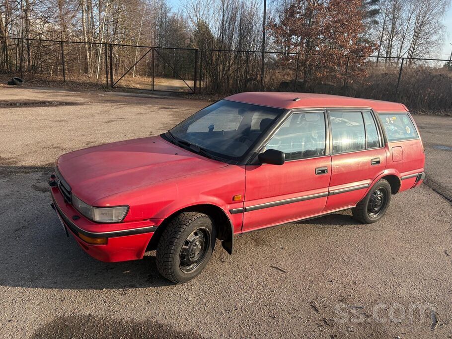 Pārdodu Toyota universāli 4x4 – labs projekts vai darba zirgs.
Pārdodu u