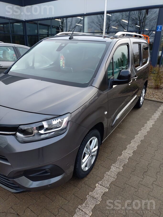 Pārdodu 7 vietīgu Toyota Proace City Verso, garā baze, āķis, 220V kontakligz