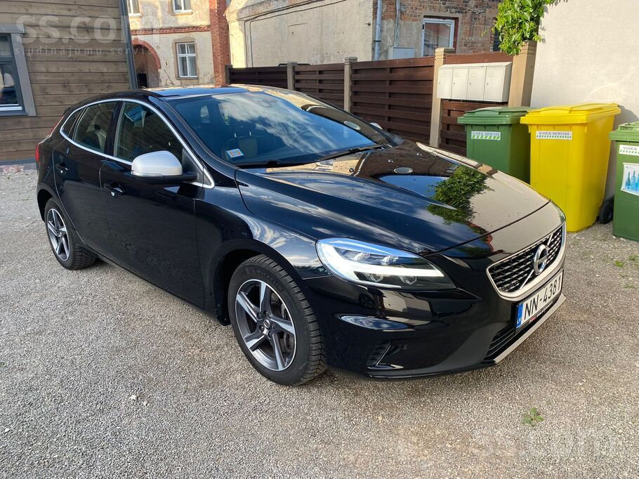 Volvo Volvo V40 R-Design 2.0d D3 (110kw) Automāts