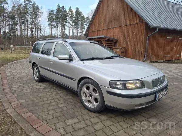 Volvo Pārdodu Volvo V70 2.4D 120kw. 