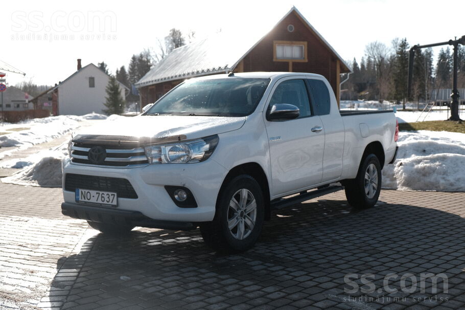 Toyota Pārdod Toyota Hilux (2018.gads) ar uzticamo 2.4 dī