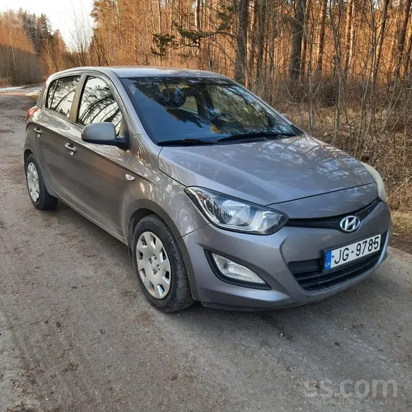 Pārdod ekonomisku auto. Auto labā tehniskā stāvoklī, regulāri kopts .
Ļoti