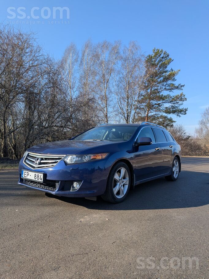 Honda Tiek pārdota automašīna Honda Accord, 2010 gada, v