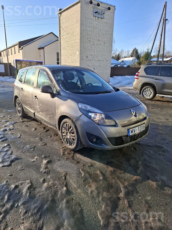 Renault Masina laba tehniska stavokla, gadu atpakalj uzsta