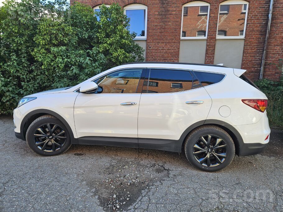 Hyundai Santa Fe (7 sēdvietas) labā stāvoklī. 2, 2 litru dīzeļdzinējs, autom