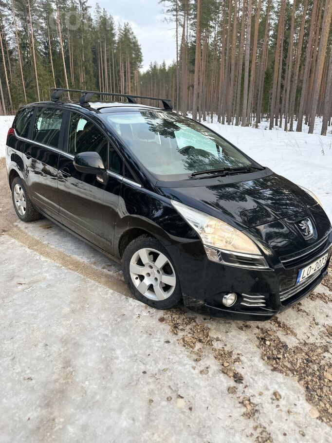 Peugeot Автомобиль в хорошем состоянии, чистый и ухоженный