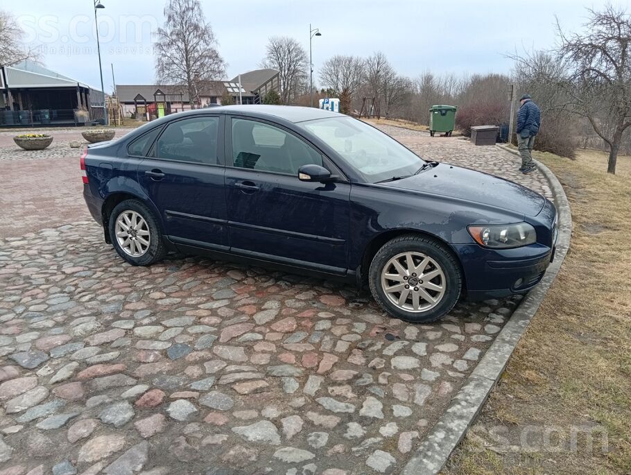 Volvo Auto tehniskā kārtībā. Ir vizuāli defekti. 