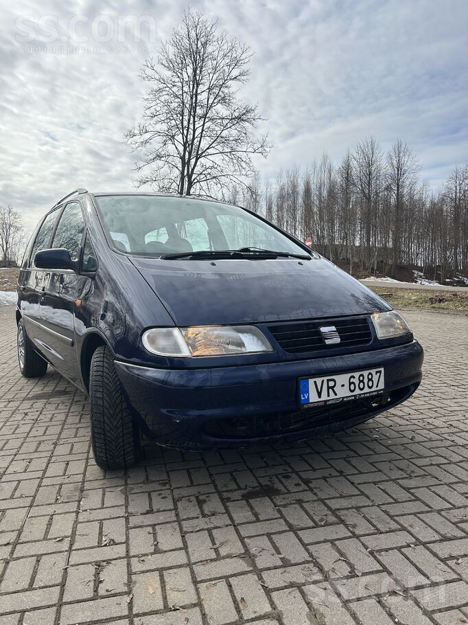 Техническое и визуальное состояние авто хорошое.
Соответствует своим годам